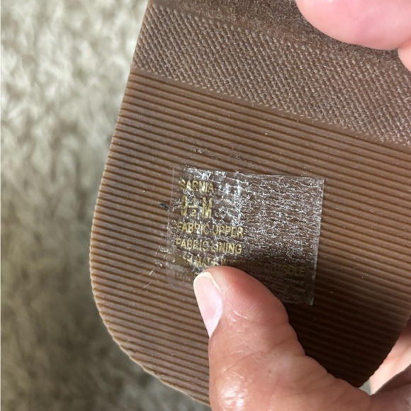 Stylish Pink and Cream Women's‎ Sandals - Picture 5 of 6